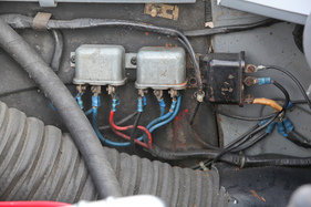 Volvo PV 444 (1956) - unverkleidete Elektrik