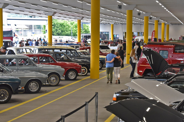 Bild: Volvos soweit das Auge blickt - Impressionen Internationales Swiss Volvo Meeting