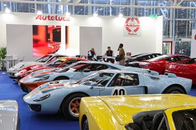 Vom Sportwagen zum Hypercar: Ford GT40 und Ford GT in ähnlicher Lackierung - 42. Auto e Moto d'Epoca 2025