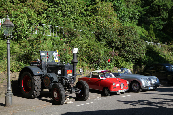 Vom Traktor - Lanz Bulldog - über das Kleinstcoupé von Goggomobil bis zum schnellen englischen Sportwagen Jaguar XK 120 - am 40. Oldtimer-Meeting Baden-Baden 2016