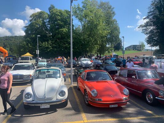 Bild Vom VW Käfer, Porsche 911, Citroën DS - der Göttlichen, grossen Mercedes bis hin zu amerikanischen Muscle Cars treffen sich am 3. September an der Lägern Classic.
