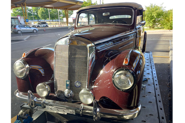 Image: Mercedes-Benz 220 Cabriolet B from 1951 detained by German customs at the end of July 2021