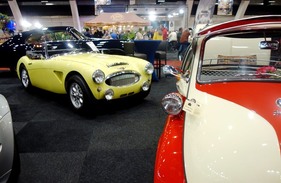 Von der Isetta bis zum Austin-Healey 3000 war fast alles zu haben_Oldtimermesse-Interclassics-Classic-Car-Show-Brüssel-2022 – Classic Car Show Brussels 2022 Von der Isetta bis zum Austin-Healey 3000 war fast alles zu haben_Oldtimermesse-Interclassics-Classic-Car-Show-Brüssel-2022 – Classic Car Show Brussels 2022