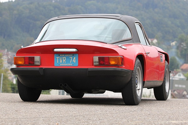 Von schräg hinten - TVR 2500M (1974)