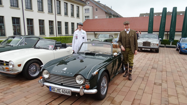 Von weit her angereist mit dem Triumph TR4 - Oldtimer-/Youngtimer Saisoneröffnungs-Brunch bei Emil Frey Classics am 1. Mai 2022