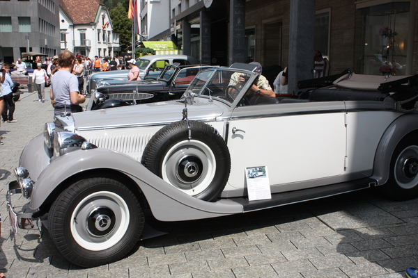 Bild: Vor allem Vorkriegsautomobile - Oldtimertreffen Vaduz 2017