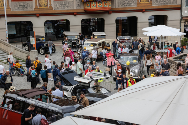 Vor dem Tübinger Rathaus – Tübingen-Classic 2023
