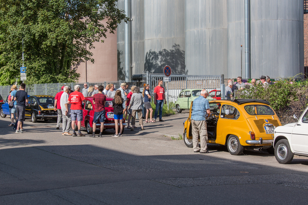 Vor der Ausfahrt - Treffen der Fiat-600-Freunde 2023