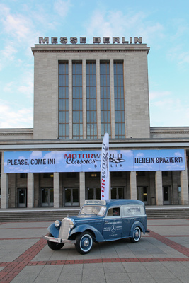 Vor der Türöffnung - Motorworld Classics Berlin 2018