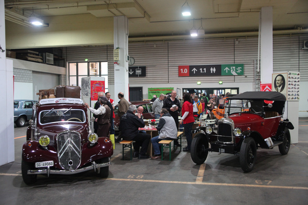 Image: Pre-war and post-war Citroëns on the club stand - at the St. Gallen classic car show