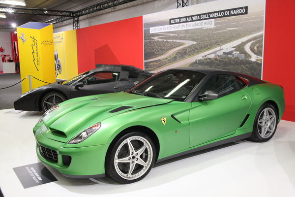 Vor zwei Jahren am Genfer Autosalon, jetzt bereits in der Oldtimermesse zu bewundern, Ferrari 599 mit KERS - Auto e Moto d'Epoca 2014