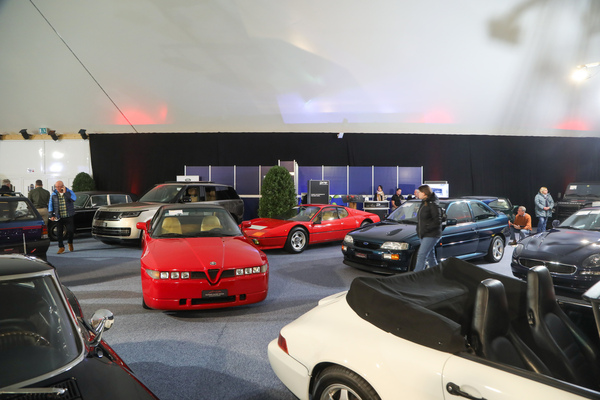 Bild: Vorbesichtigung - "Gstaad Classic Car Auction" der Oldtimer Galerie Toffen am 29 Dezember 2023
