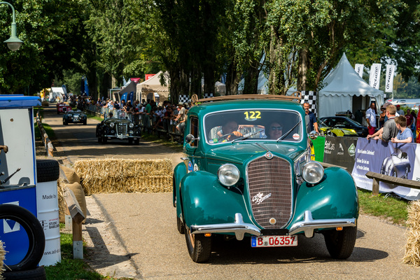 Vorkriegs-Alfa Romeo auf dem Rundkurs - 24 Tours du Pont 2016