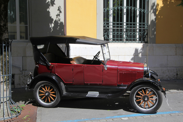 Vorkriegs-Cabriolet bereits für die nächste Ausfahrt - Oldtimer in Obwalden (O-iO) 2019