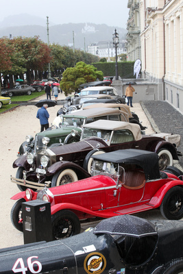 Image: Pre-war classics with and without roofs battling the rain - Concours d'Excellence Lucerne on September 17, 2016