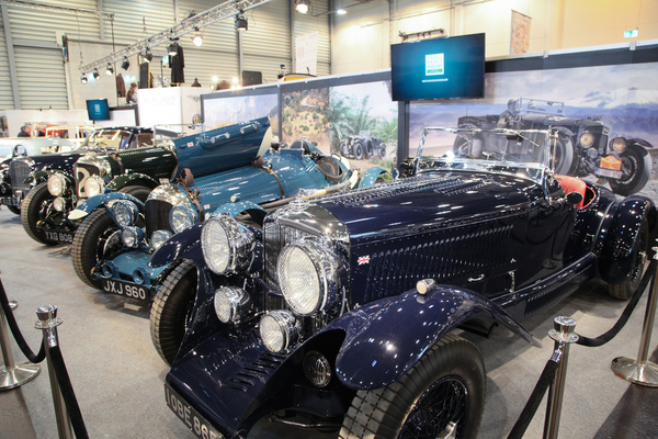 Vorkriegs-Oldtimer in passenden Farben - Techno Classica Essen 2018