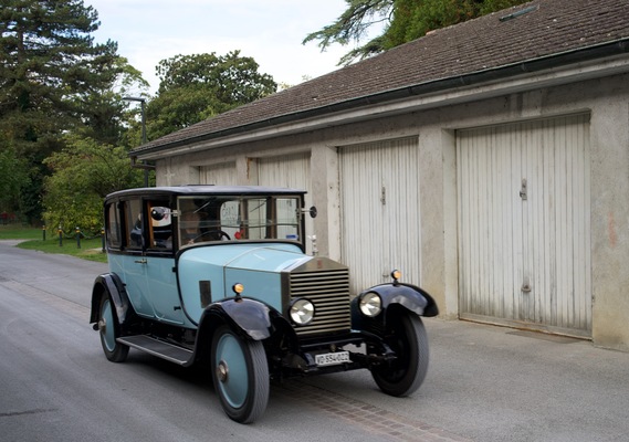 Bild: Vorkriegs-Rolls-Royce bei der Einfahrt - Swiss Classic British Car Meeting in Morges 2015