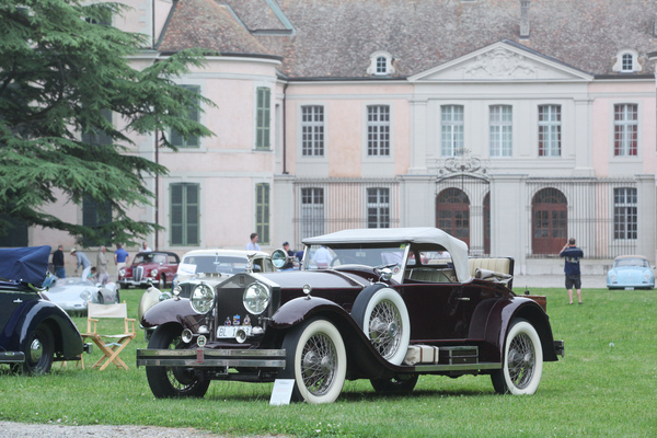 Image: Pre-war Rolls-Royce with roof unbuckled but mother-in-law's seat open - Concours d'Elégance Suisse "spéciale" 2021 in Coppet