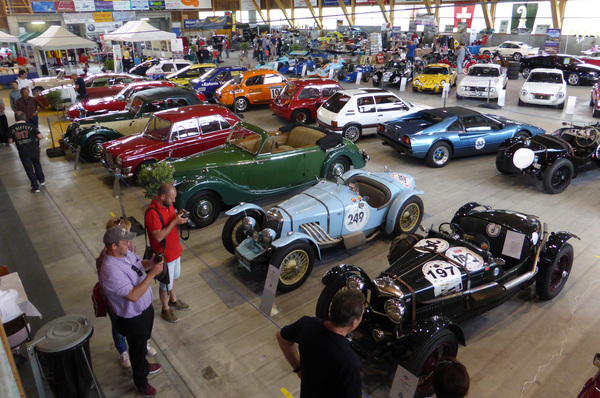 Bild Vorkriegs- und Nachkriegsautos, auch Youngtimer - Oldtimer-Messe Laufen 2016