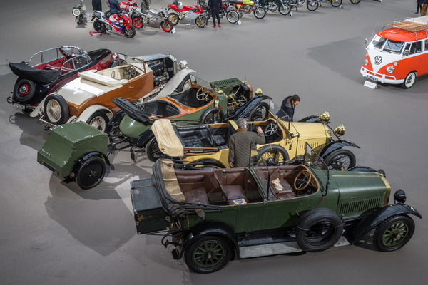 Vorkriegsfahrzeuge unter sich - Bonhams Paris 2016