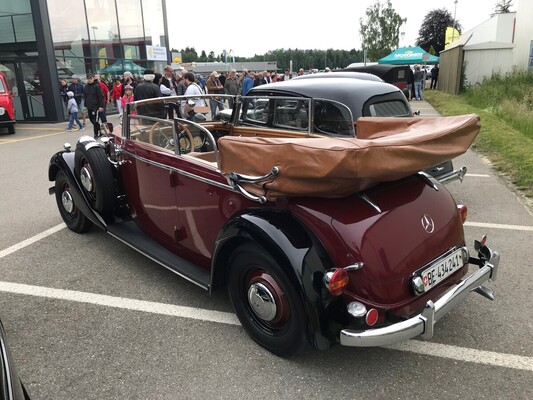 Image: Pre-war classics at the Calag classic car meeting - Dry weather ensures open tops