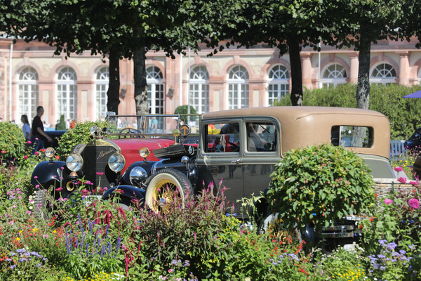 Vorkriegspreziosen von Ford und Mercedes im Park - 19. ASC Classic-Gala Schwetzingen 2023