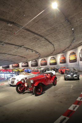 Vorne steht mit dem Alfa Romeo 6C 1750 Zagato von 1936 das älteste Fahrzeug - Zagato-Sonderschau im Pantheon Basel/Muttenz 2016