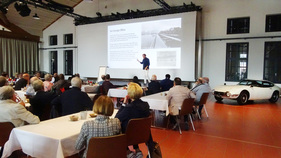 Vortrag zu Ian Fleming - Oldtimer-/Youngtimer Saisoneröffnungs-Brunch bei Emil Frey Classics am 1. Mai 2022 Vortrag zu Ian Fleming - Oldtimer-/Youngtimer Saisoneröffnungs-Brunch bei Emil Frey Classics am 1. Mai 2022