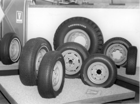 Vredestein -holländisch-amerikanische Reifenfabrik in Den Haag - Genfer Autosalon 1970
