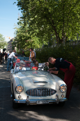 Wagenabnahme - erstmals die Papiere einsehen - RAID Suisse-Paris 2015