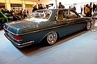 Wahrlich tief: Mercedes 123 Coupé (1977) an der Essen Motor Show 2019.