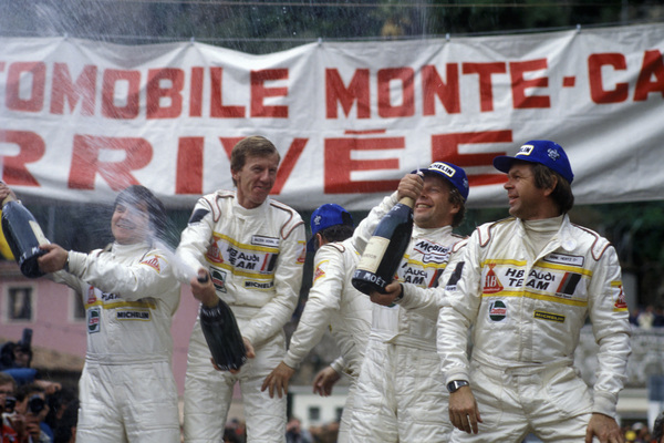 Walter Röhrl feiert seinen Sieg bei der Rallye Monte Carlo 1984 - Film "Gruppe B - Der Ritt auf dem Feuerball"