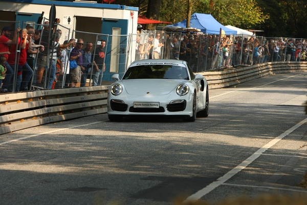 Walter Röhrl im Porsche Turbo am Hamburg Stadtpark Revival 2014