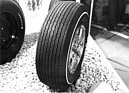 Walzenähnlicher Reifen von Firestone für starke US-Fahrzeuge - Genfer Autosalon 1967