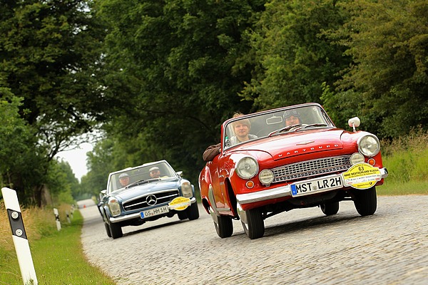 Bild: Wartburg Sport und Mercedes Benz 280 SL an der ADAC Deutschland Klassik 2012