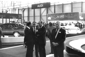 Warten - Ferdinand Piëch und W. Habbel von Audi, C. Hahn von WS und E. Wanger von der Amag - Genfer Automobilsalon 1984