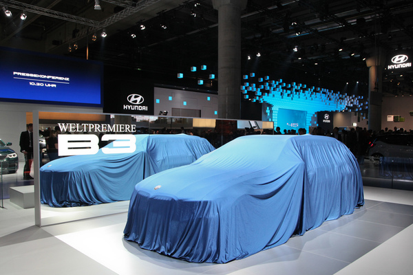Warten auf die Enthüllung - IAA Frankfurt 2019