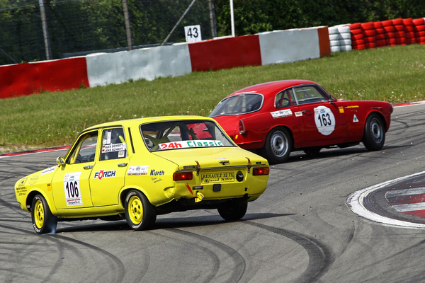 Bild Wegen Öl im Veedol-S gerieten eine Fahrer wortwörtlich ins Schleudern - Nürburgring Classic 2019 - Kampf der Zwerge