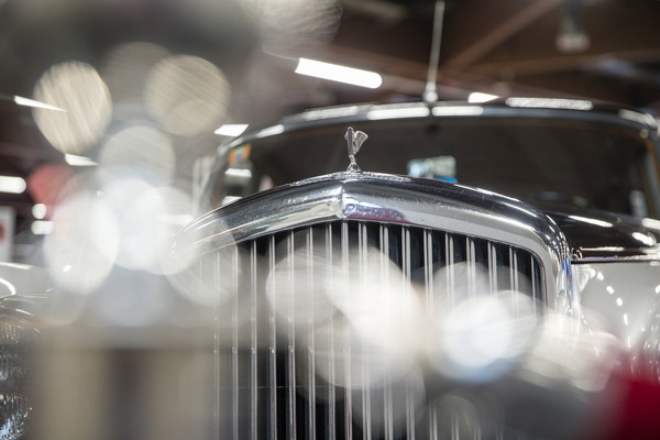 Weihnachtliches Motiv mit einem Bentley - Retro Classics Bavaria 2022