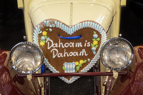 Weihnachtszeit gilt auch für Klassiker - Retro Classics Bavaria 2022 Weihnachtszeit gilt auch für Klassiker - Retro Classics Bavaria 2022