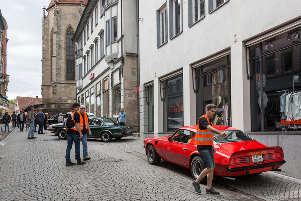 Weit angereister Pontiac Trans Am beim Einparken – Tübingen-Classic 2023