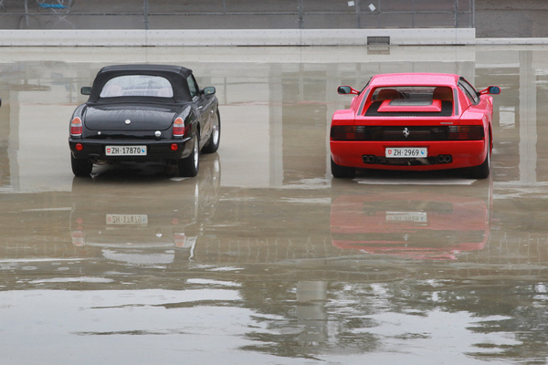 Welcher ist älter? MG RV8 oder Ferrari Testarossa - Dolder Classics Juni 2020