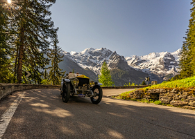 Wenn der Wettergott mitspielt: sonniger Aufstieg bei der „Alpenfahrt 2023“ des Silver Ghost-Registers.