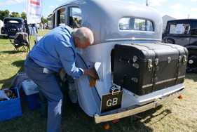 Wenn die Preisrichter anrücken, schadet es nicht, wenn auch unter dem Tankdeckel alles sauber ist