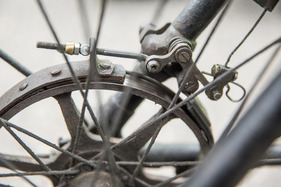 Wenn man so will eine "umgedrehte" Trommelbremse – Luzern to Basel Veteran Run 2024