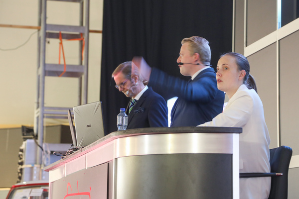 Wer bietet mehr? - "Gstaad Classic Car Auction" der Oldtimer Galerie Toffen am 29 Dezember 2023