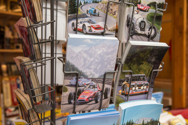 Wer bitte schreibt denn heute noch Postkarten, …