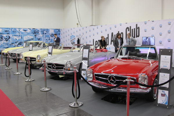 Wer einen 190 SL sucht, kann die Farbe auswählen (Techno Classica 2017)