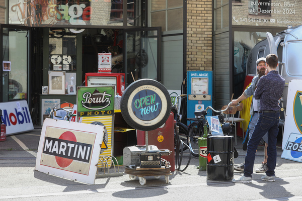 Wer noch Automobilia suchte, der konnte hier zugreifen – Older Classics Mai 2024