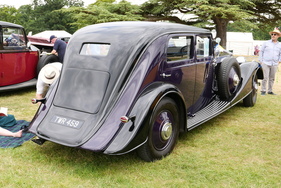 Wer sich eine Weile mit dem Thema Rolls-Royce beschäftigt, der ahnt schon, dass diese Karosserie von keinem der bisher erwähnten Betriebe geschaffen wurde, sondern von Jaques Kellner aus Paris